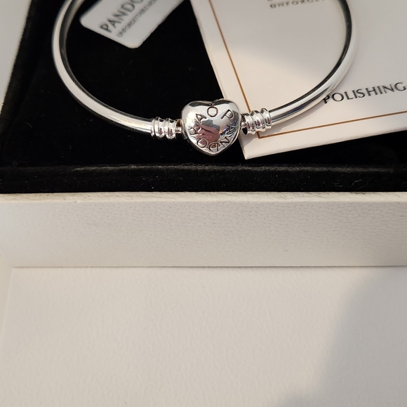New Pandora Moments Heart Claps Bangle Bracelet for women's size 7.1 inches - Picture 5 of 8